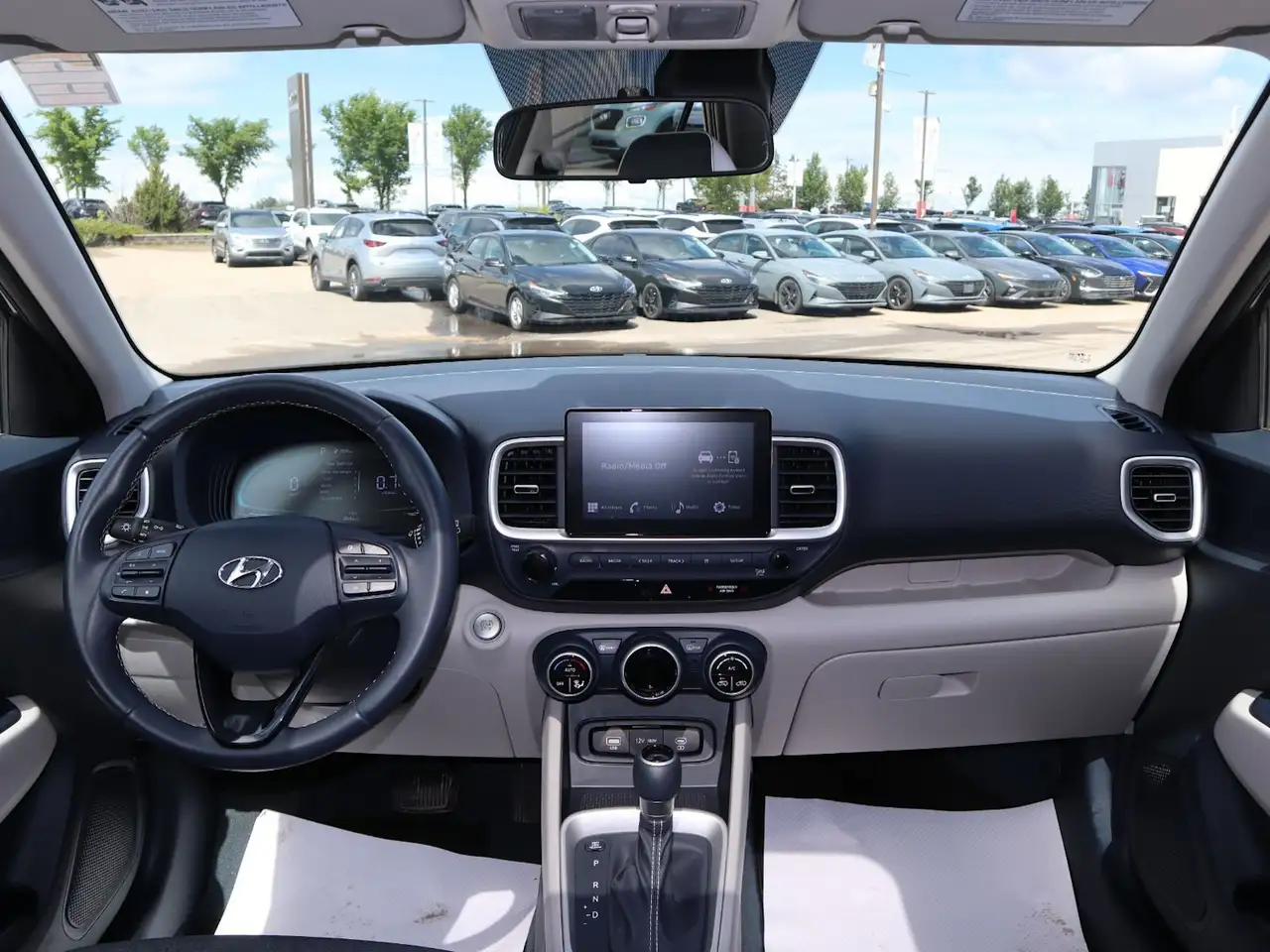 Hyundai Venue снимка Hyundai Venue