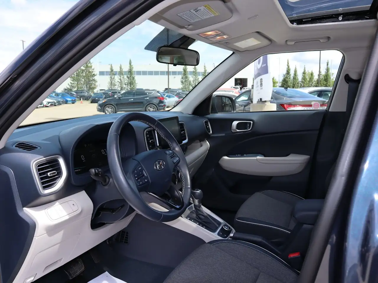 Hyundai Venue снимка Hyundai Venue