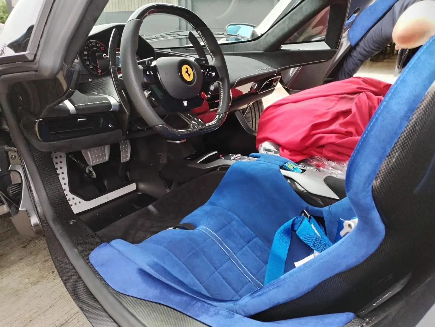 Ferrari Daytona SP3 NETTO PRICE Rot - 2