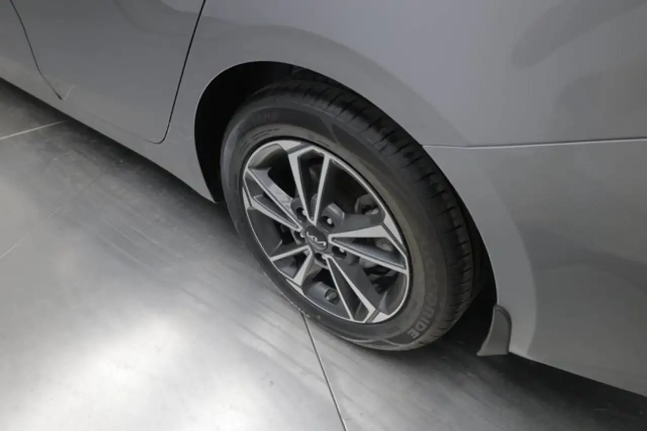 Kia Forte снимка Kia Forte