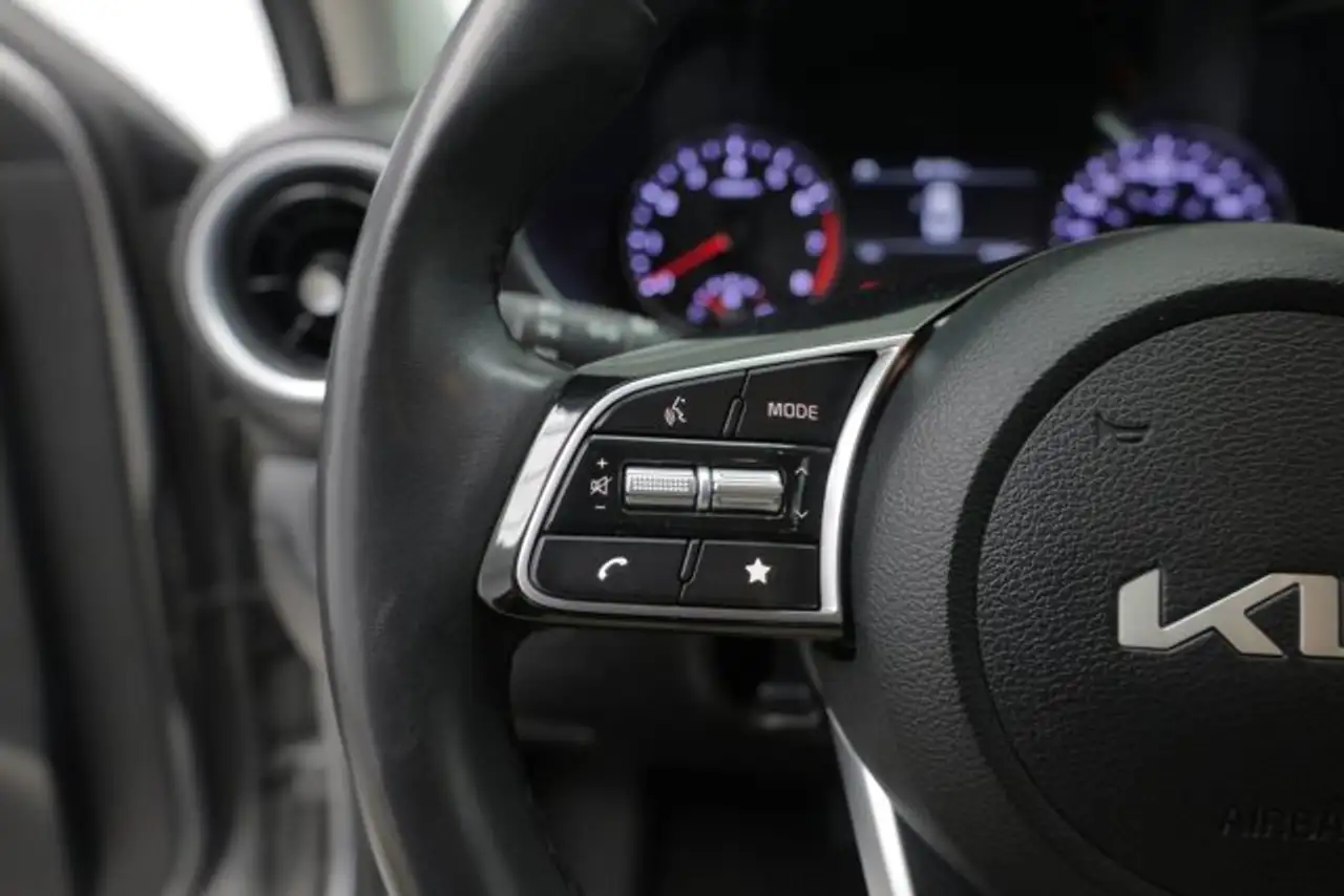 Kia Forte снимка Kia Forte