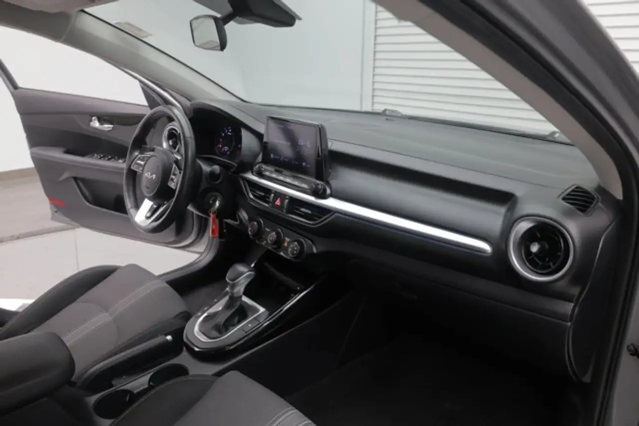 Kia Forte снимка Kia Forte