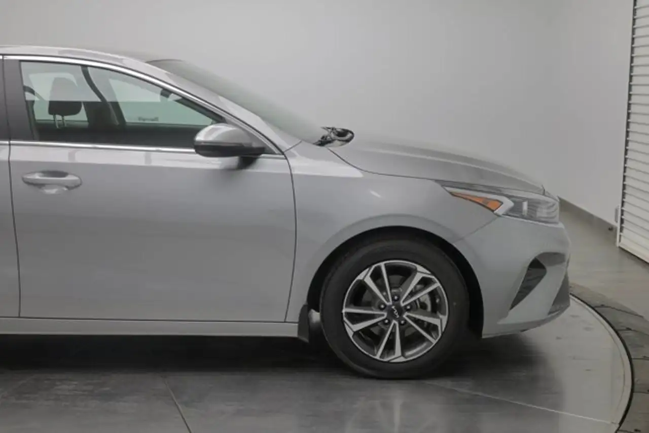 Kia Forte снимка Kia Forte