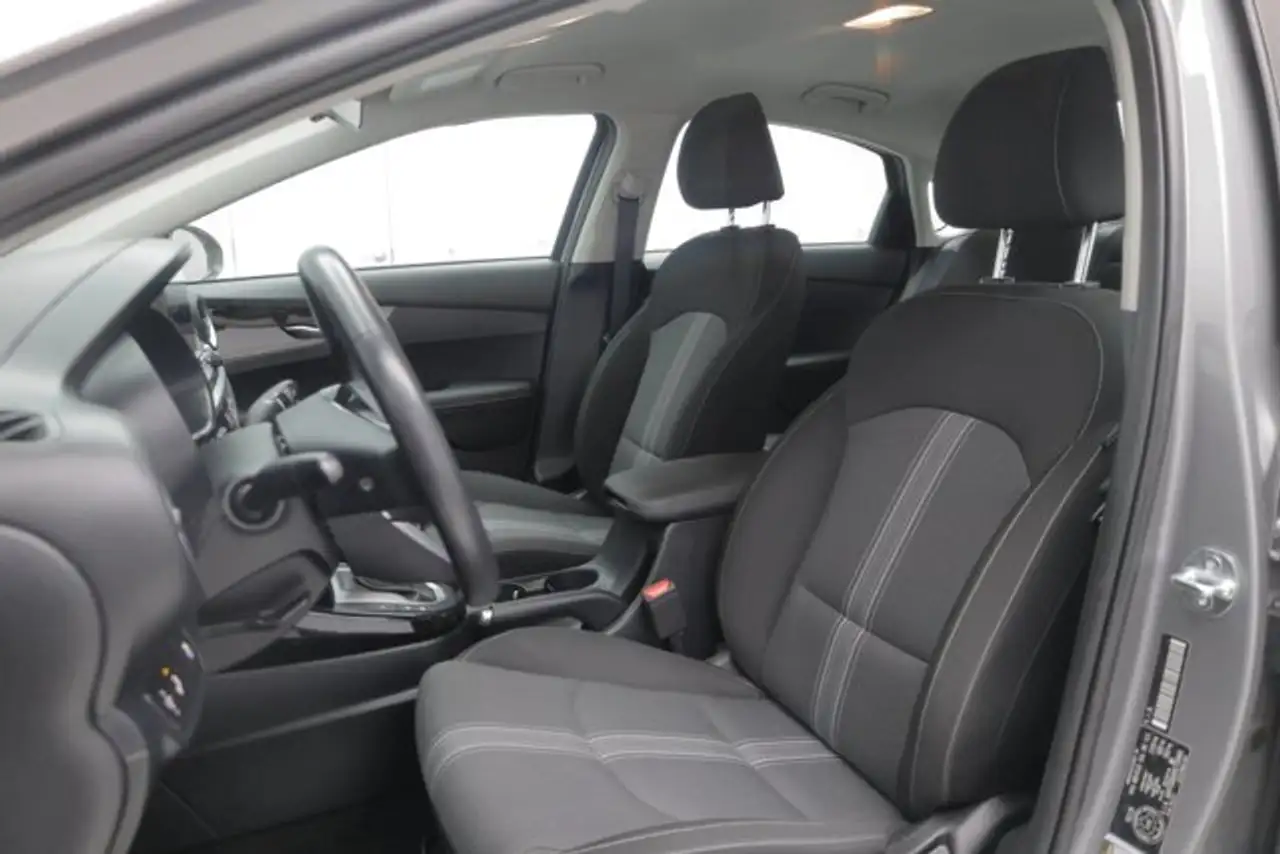 Kia Forte снимка Kia Forte