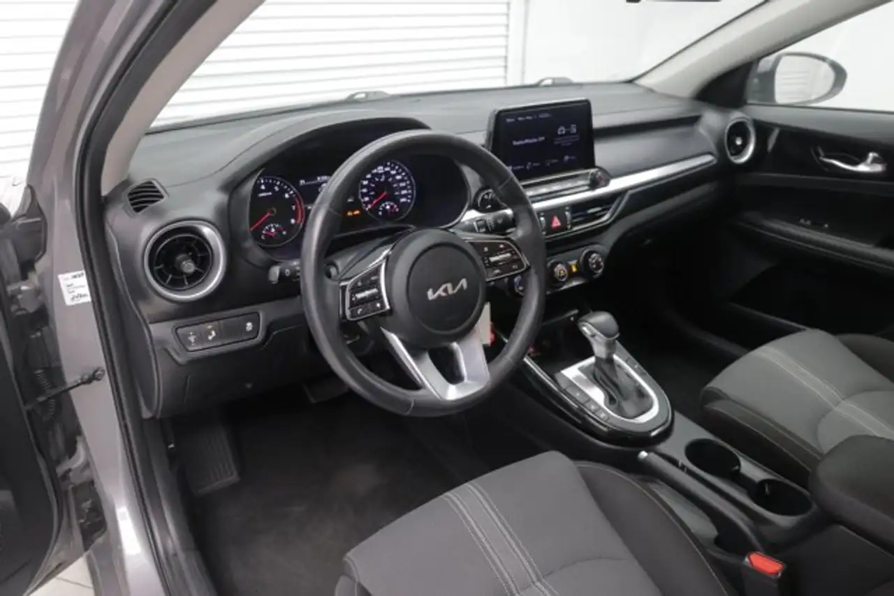 Kia Forte снимка Kia Forte