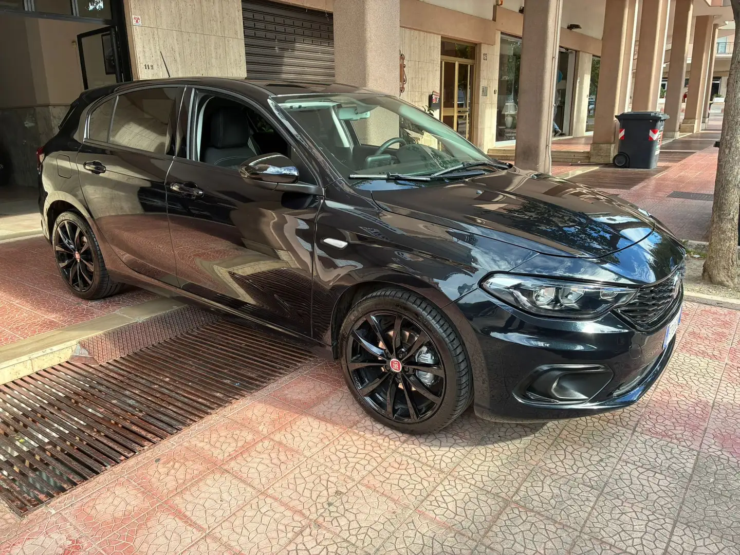Fiat Tipo Tipo 5p 1.6 mjt Lounge s Noir - 1