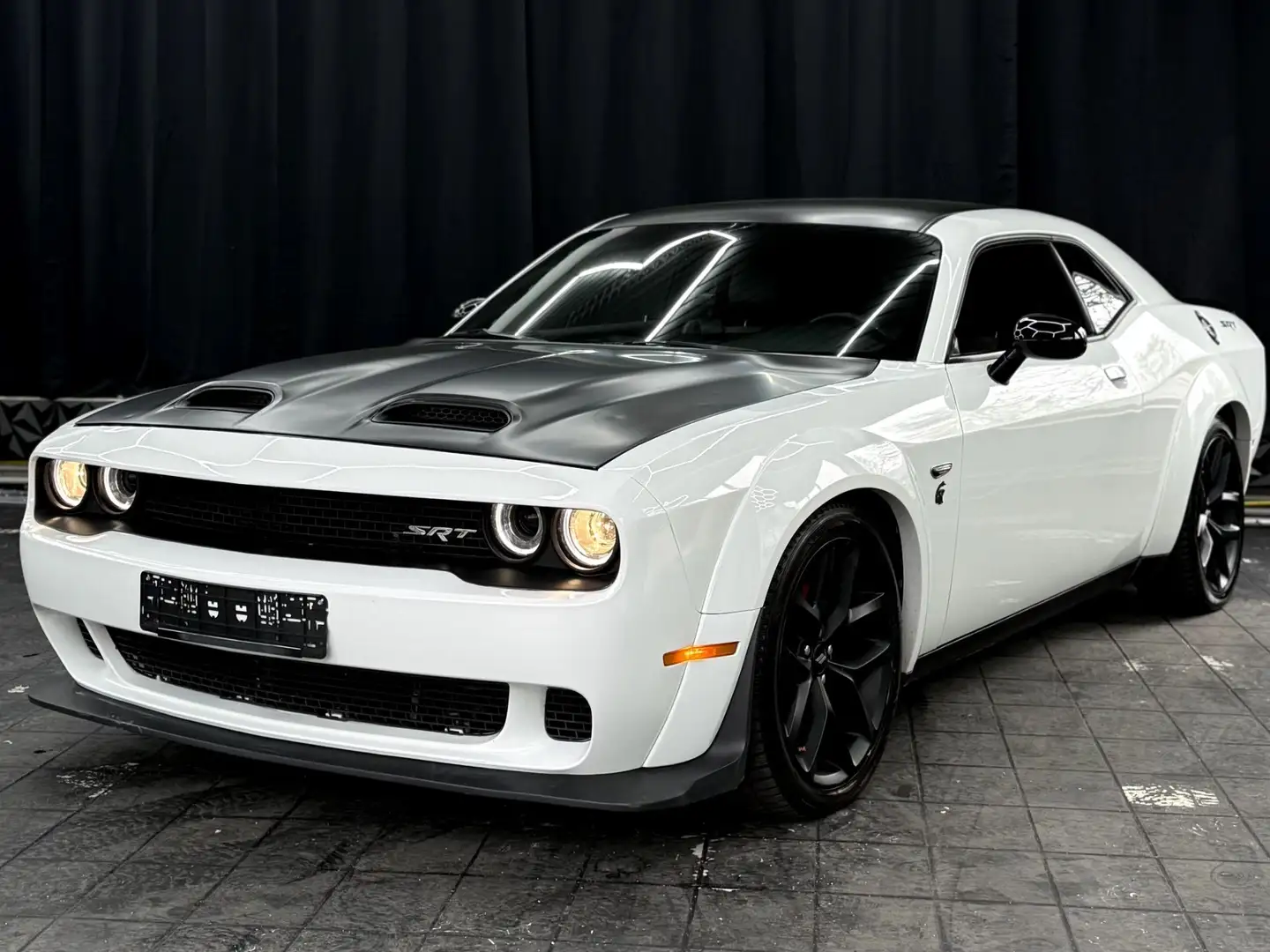 Dodge Challenger SRT 5.7 *WIDEBODY*Brutaler SOUND Weiß - 1