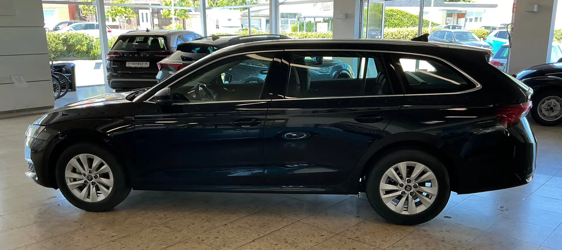 Skoda Octavia 1.5 TSI mHEV 110 kW Selection Navi Kamera Schwarz - 2
