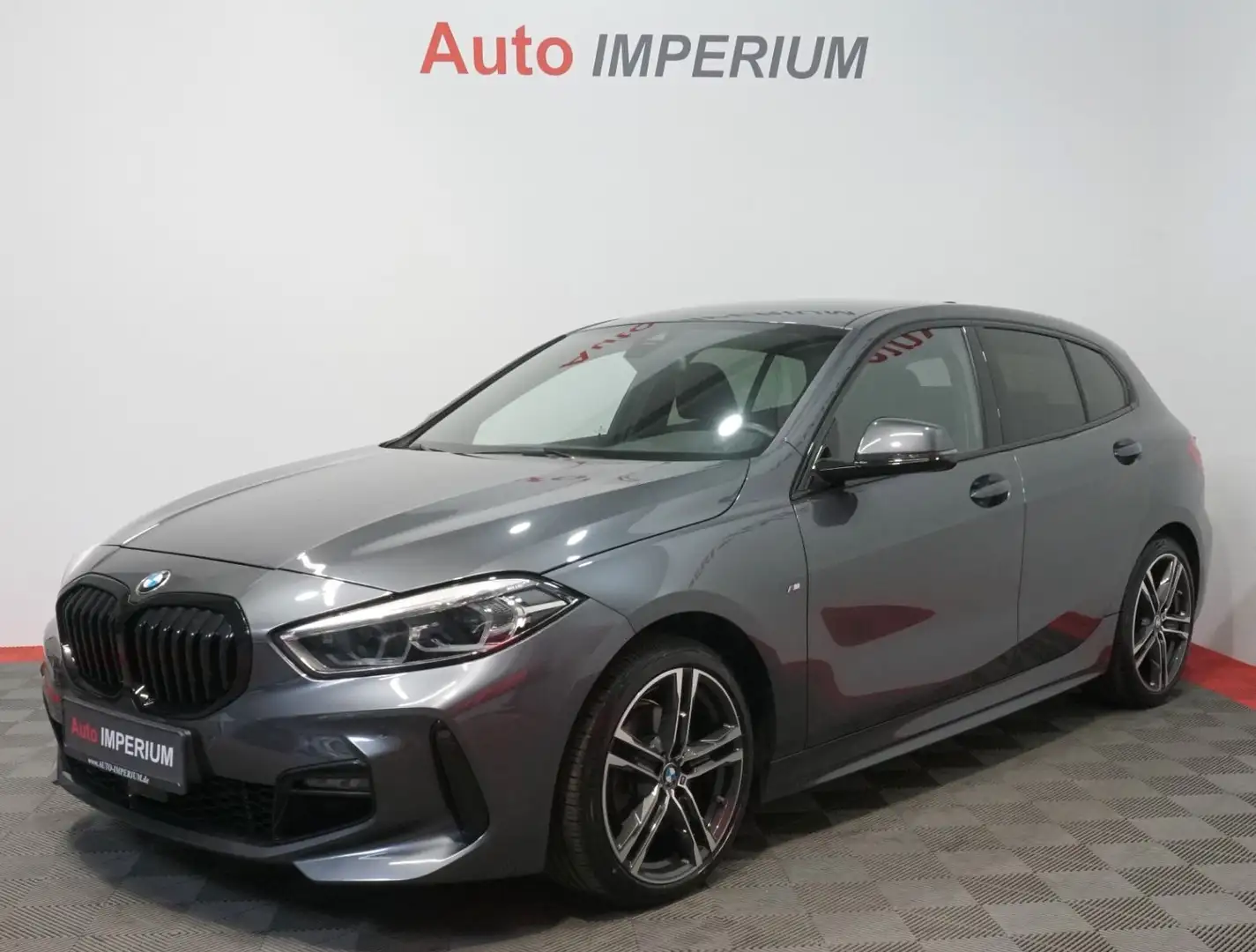 BMW 118 d M Sport *SHADOW*HIFI*LED*DAB*NAVI* Grau - 1