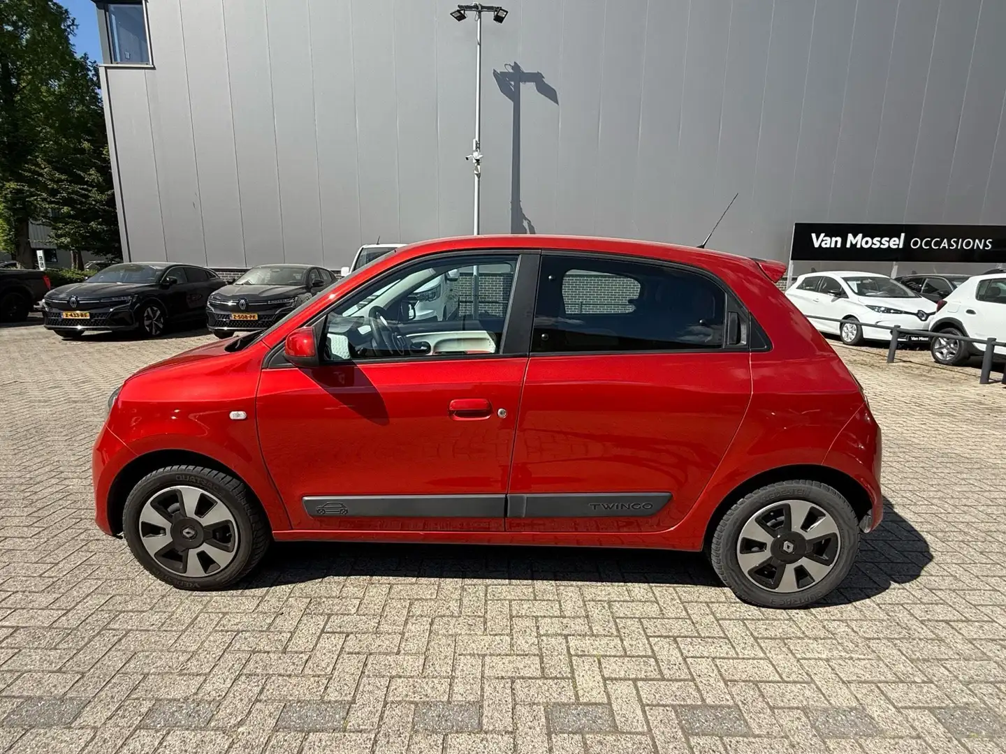 Renault Twingo 1.0 SCe Expression | Airconditioning | Parkeersens Rood - 2