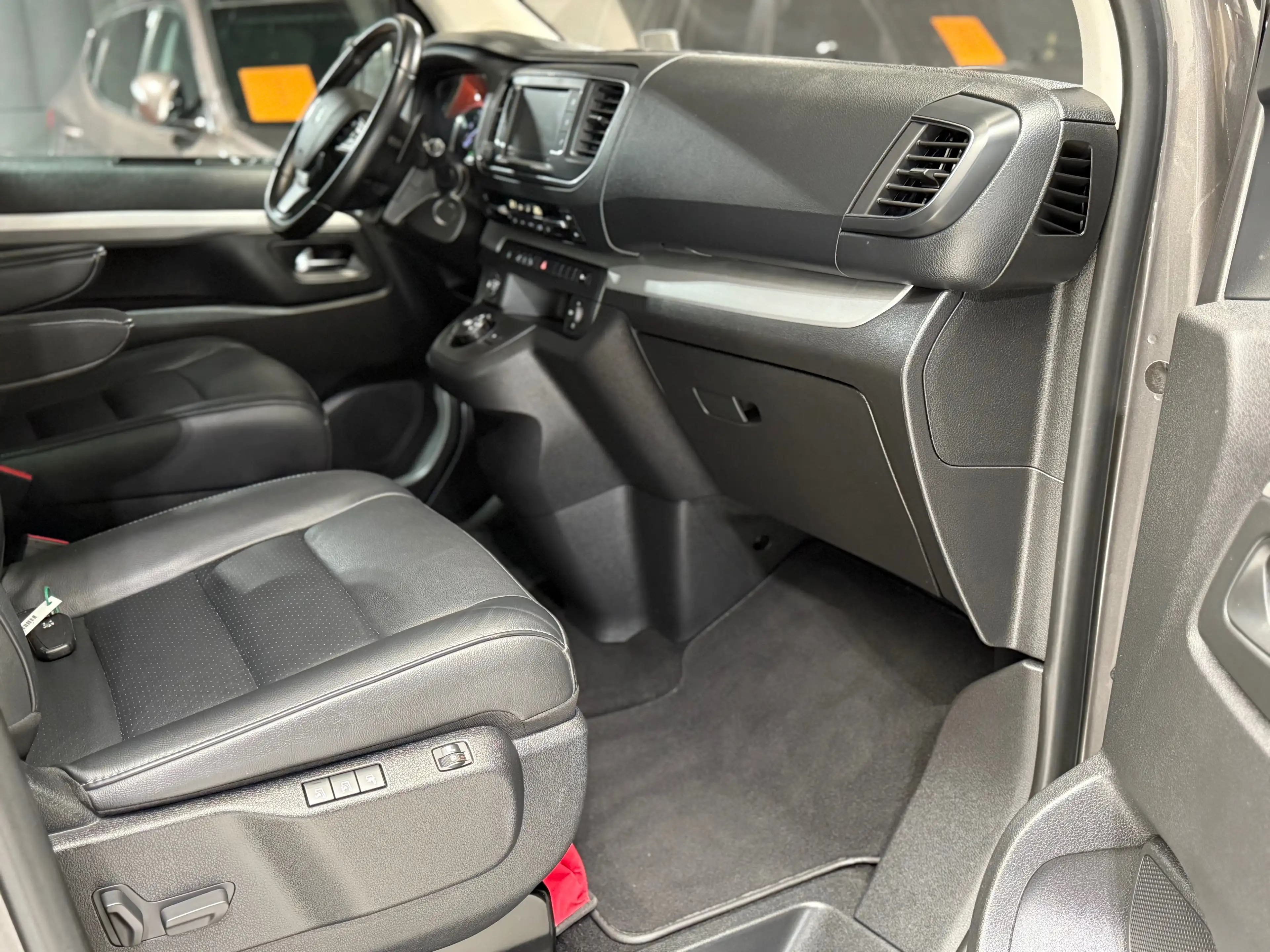 Peugeot Traveller 2.0 HDi AUTO XL Long 8 PLACE PANO GPS CAM FULL FUL — photo 15