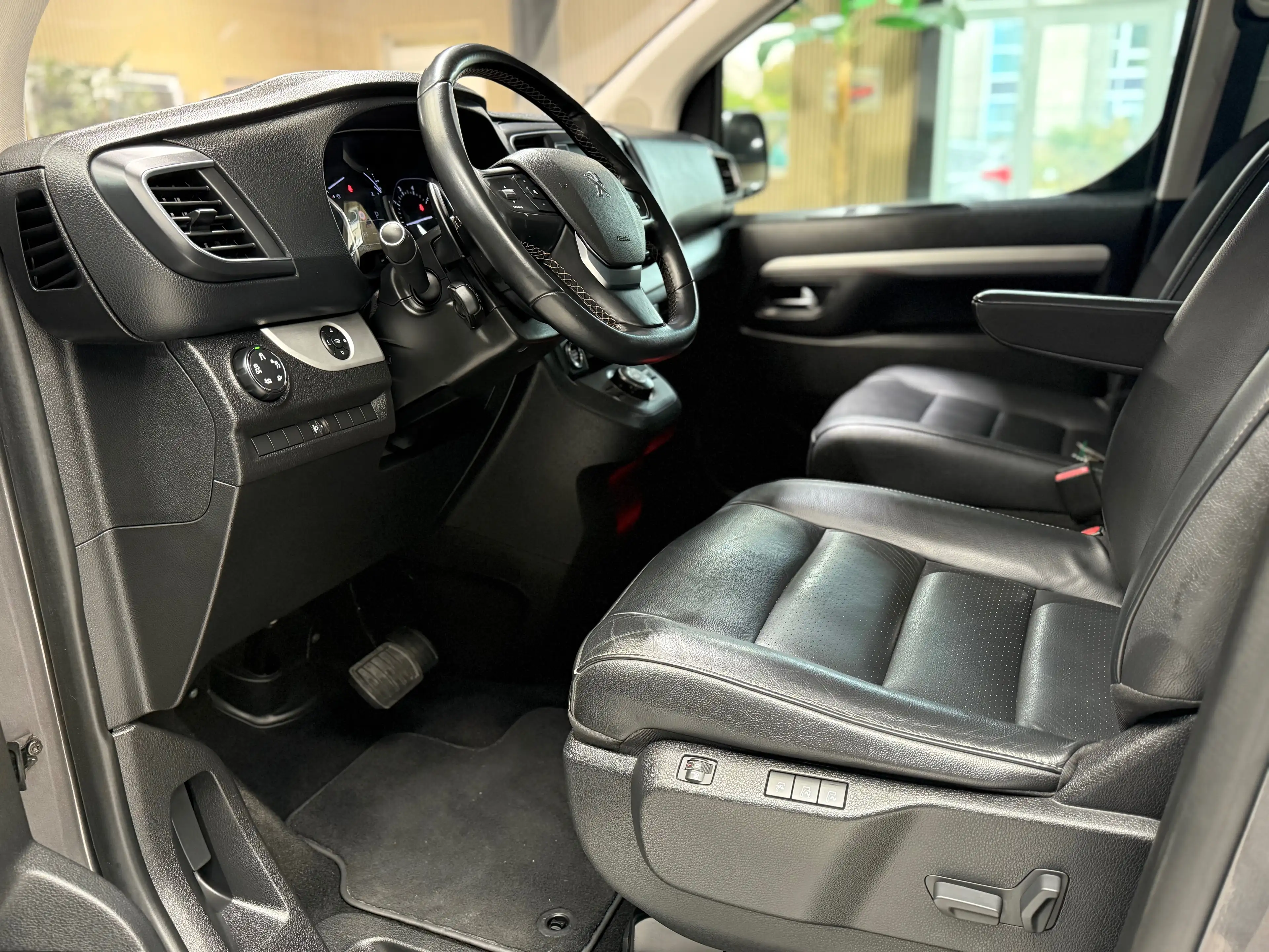 Peugeot Traveller 2.0 HDi AUTO XL Long 8 PLACE PANO GPS CAM FULL FUL — photo 10