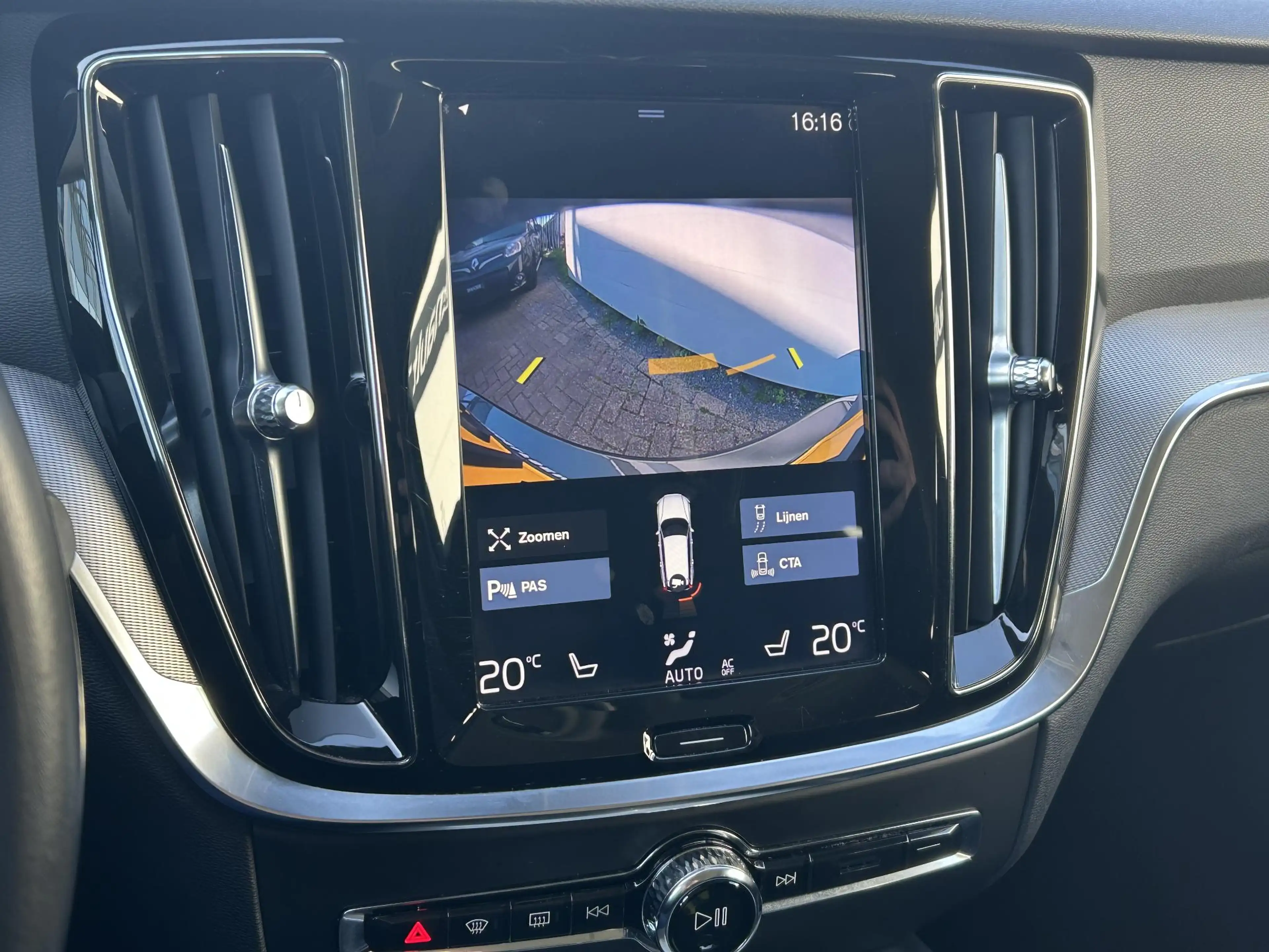 Volvo V60 Cross Country 2.0 T5 AWD Pro | Automaat | Leder | Winter Pack — photo 11