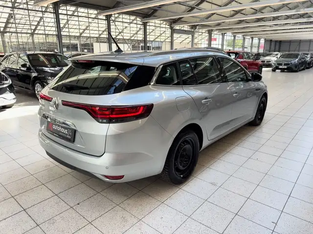 Renault Megane view 5
