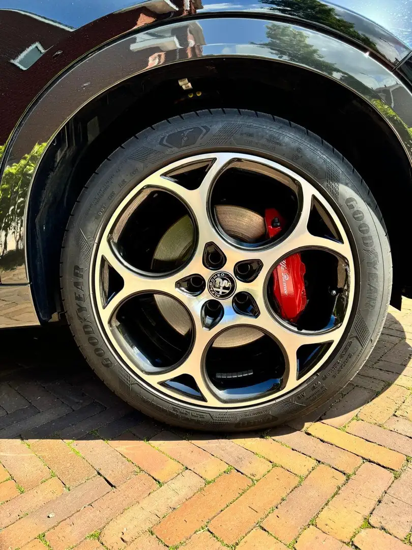 Alfa Romeo Tonale Tonale 1.3T PHEV Veloce Pano Dak 280 PK Zwart - 2