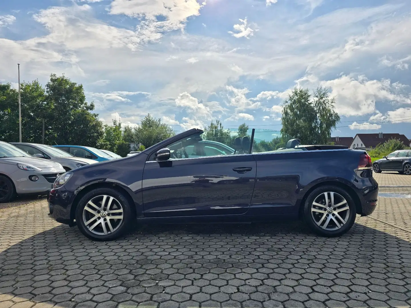 Volkswagen Golf VI Cabriolet Basis/ SHZ/ Klima/ TÜV NEU Violett - 2
