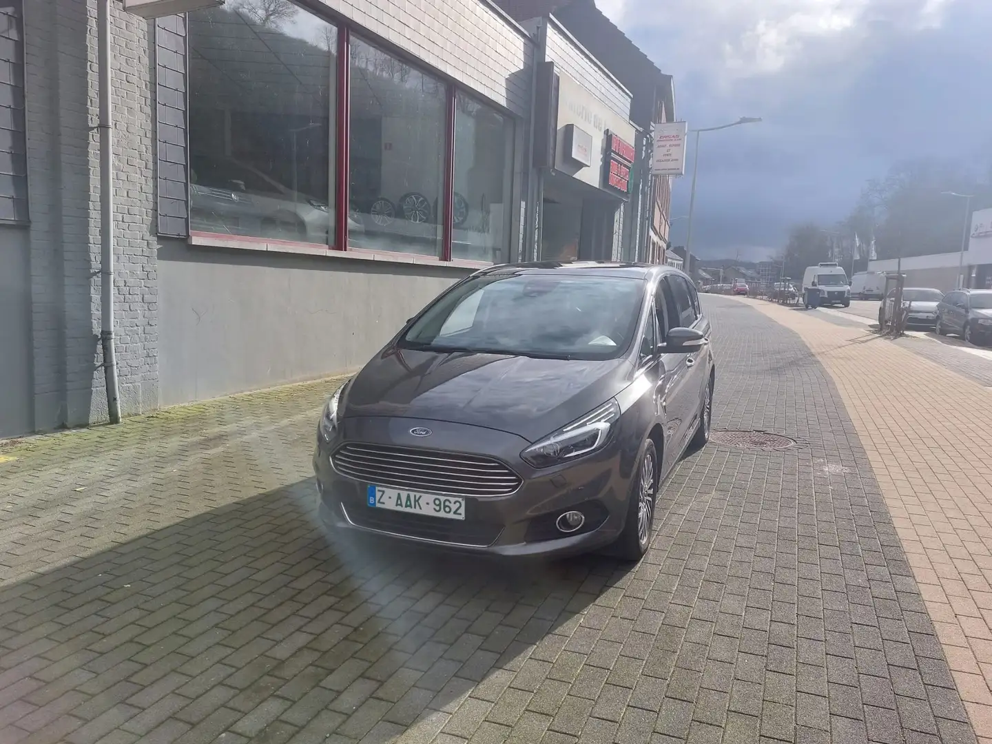 Ford S-Max 2.0 TDCi Titanium 150CH (EU6.2) 7 PLACES GARANTIE Grijs - 1