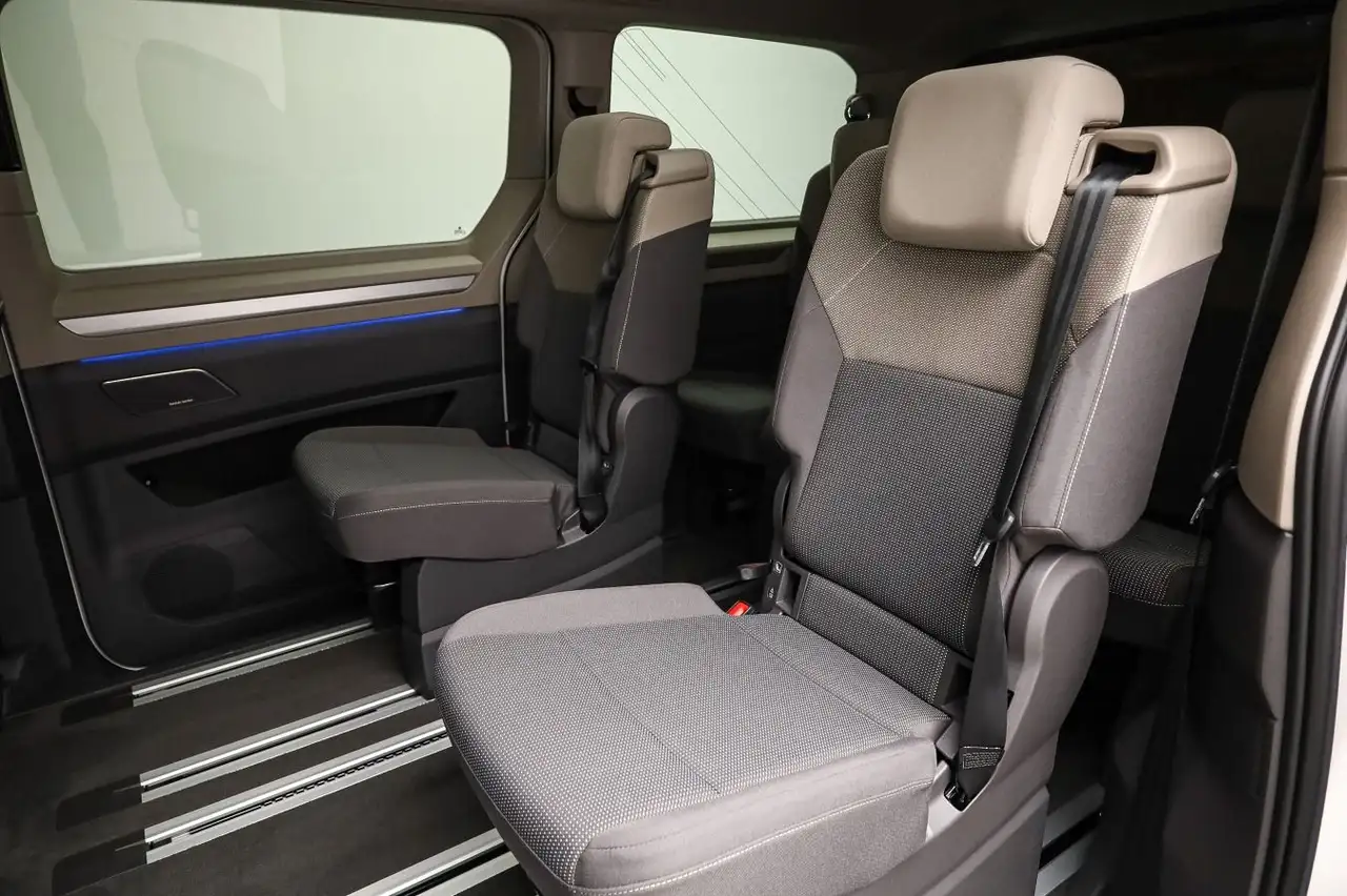 Volkswagen T7 Multivan Multivan Life 2.0 l TSI *ACC*RFK*SZHZG*AHK* 10