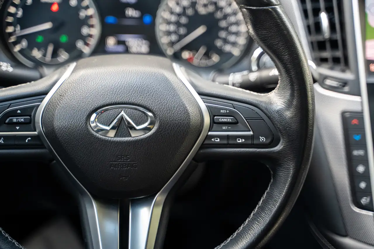 Infiniti Q50 снимка Infiniti Q50