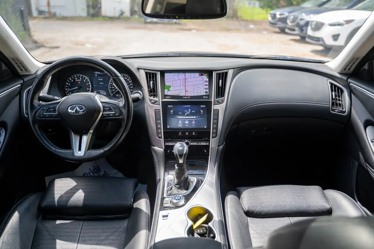 Infiniti Q50 снимка Infiniti Q50