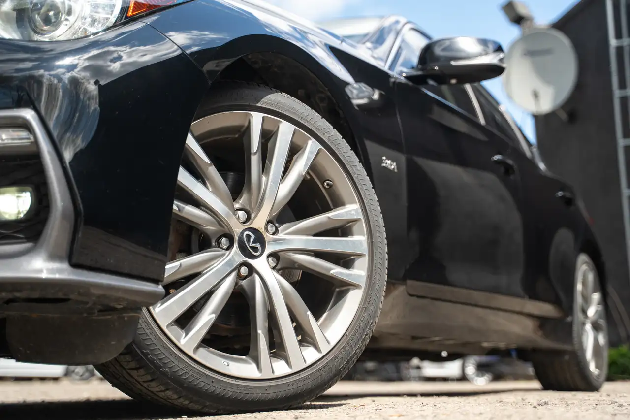 Infiniti Q50 снимка Infiniti Q50