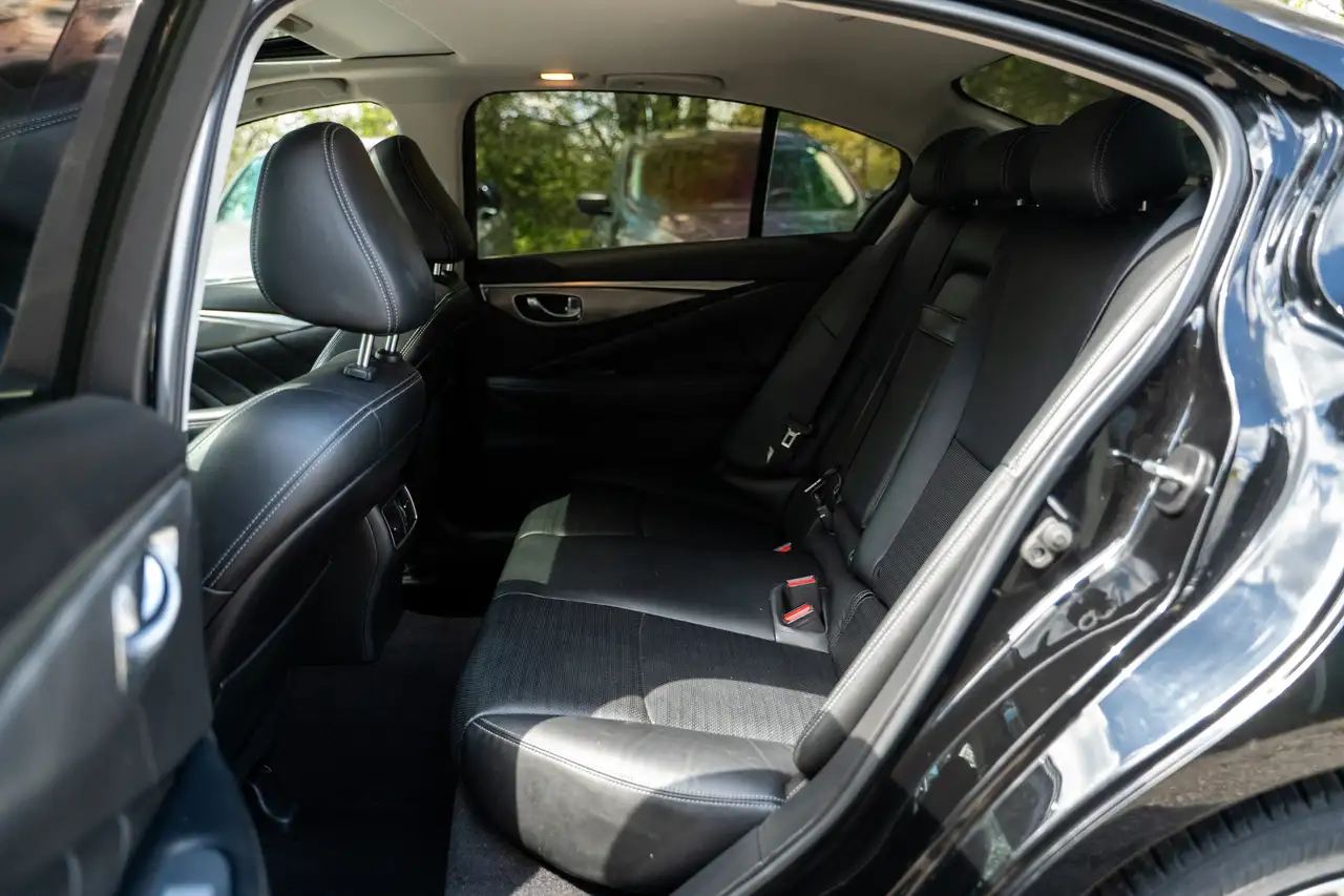 Infiniti Q50 снимка Infiniti Q50
