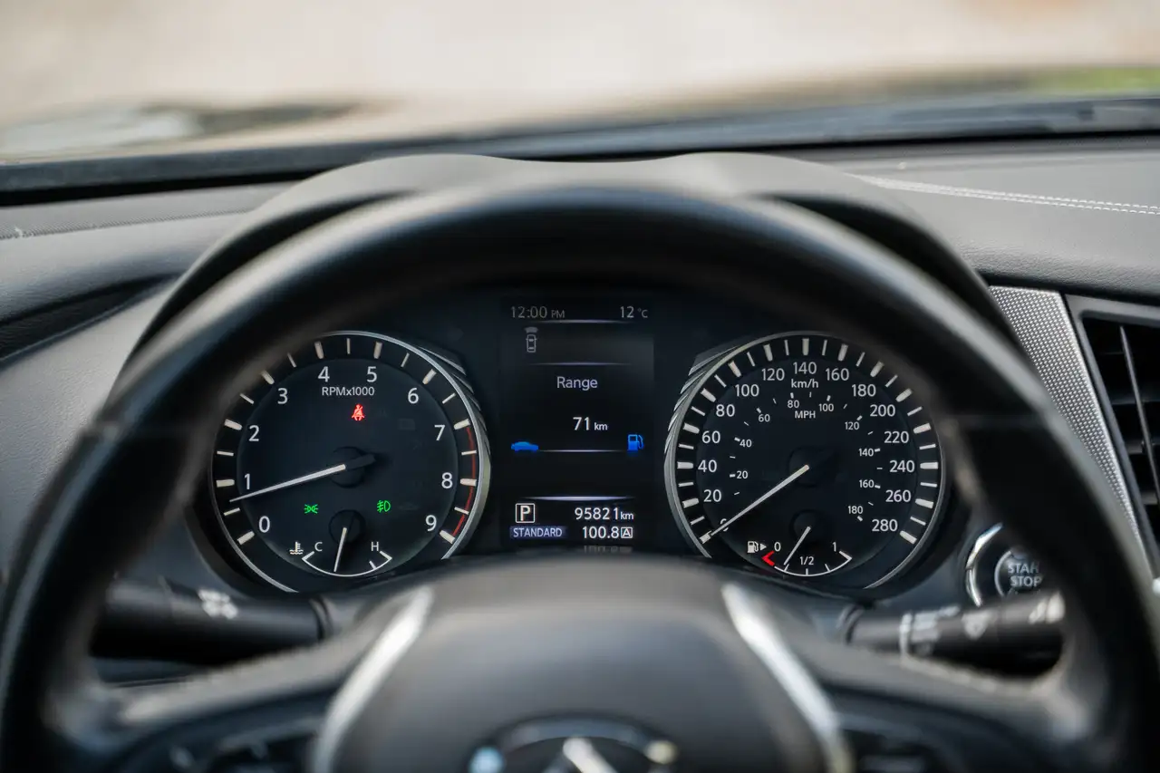Infiniti Q50 снимка Infiniti Q50