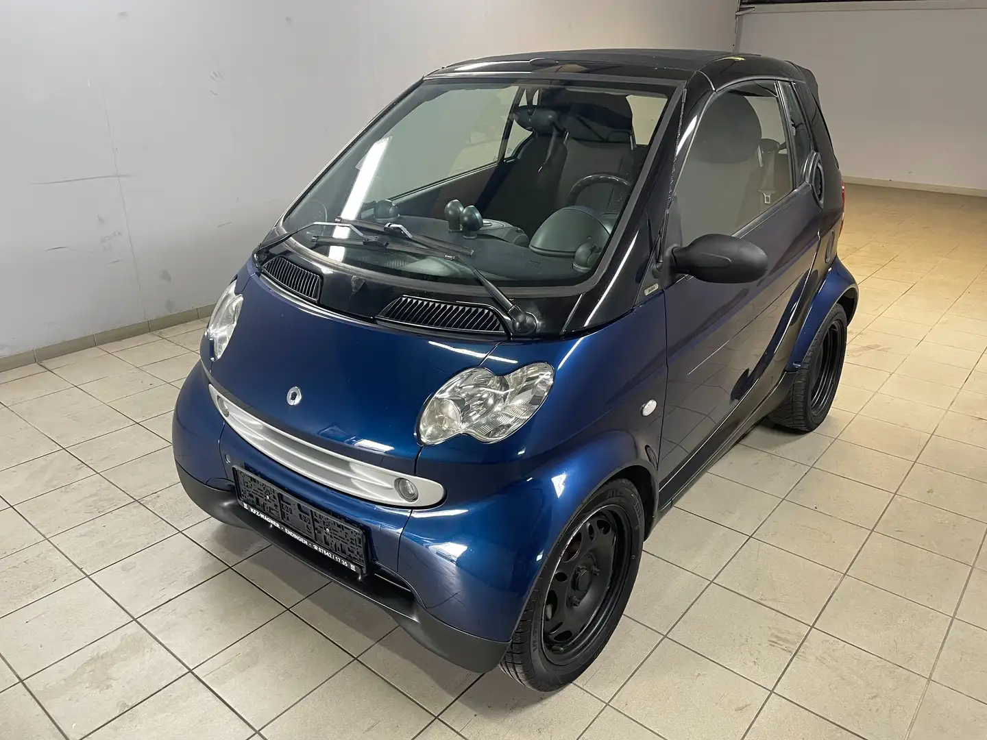 smart forTwo Basis Schwarz - 1