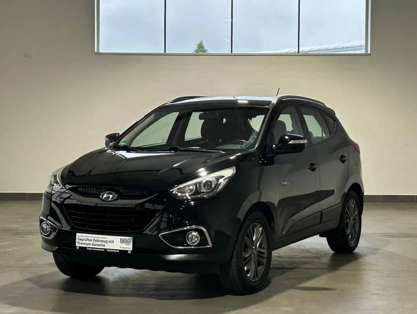 Hyundai iX35 1.6 GDI KLIMA+TEMPOMAT+ 1.HAND Schwarz - 1