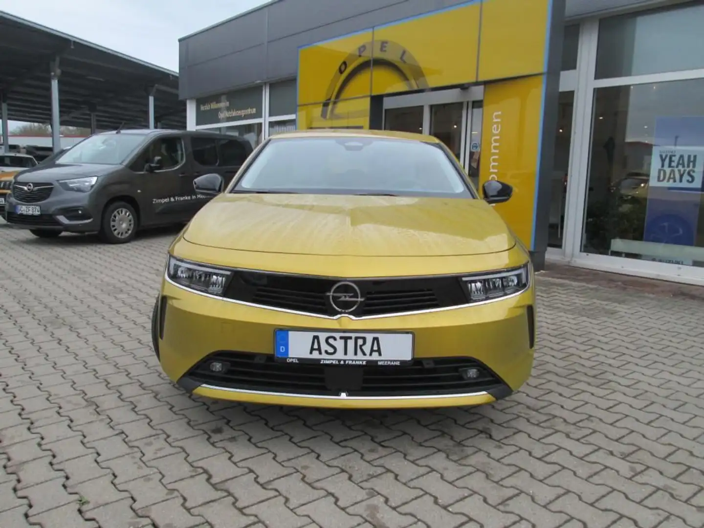 Opel Astra ASTRA Elegance 1,2 Gold - 2