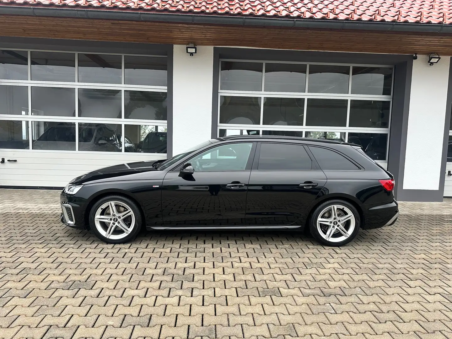 Audi A4 Avant 35 TDI S-tronic S-line *LED*AHV*RFK*VIRTUAL* Schwarz - 2