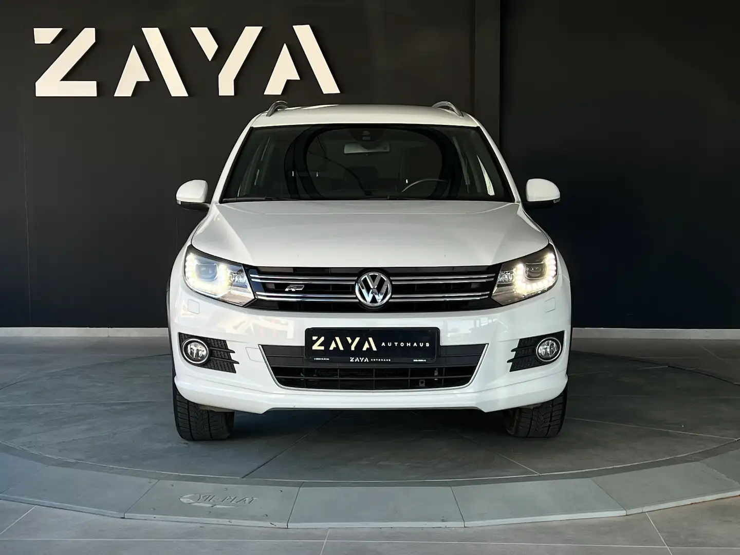 Volkswagen Tiguan 2.0 TDI R-Line*XENON-LED*NAVI*R-KAMERA* Biały - 2