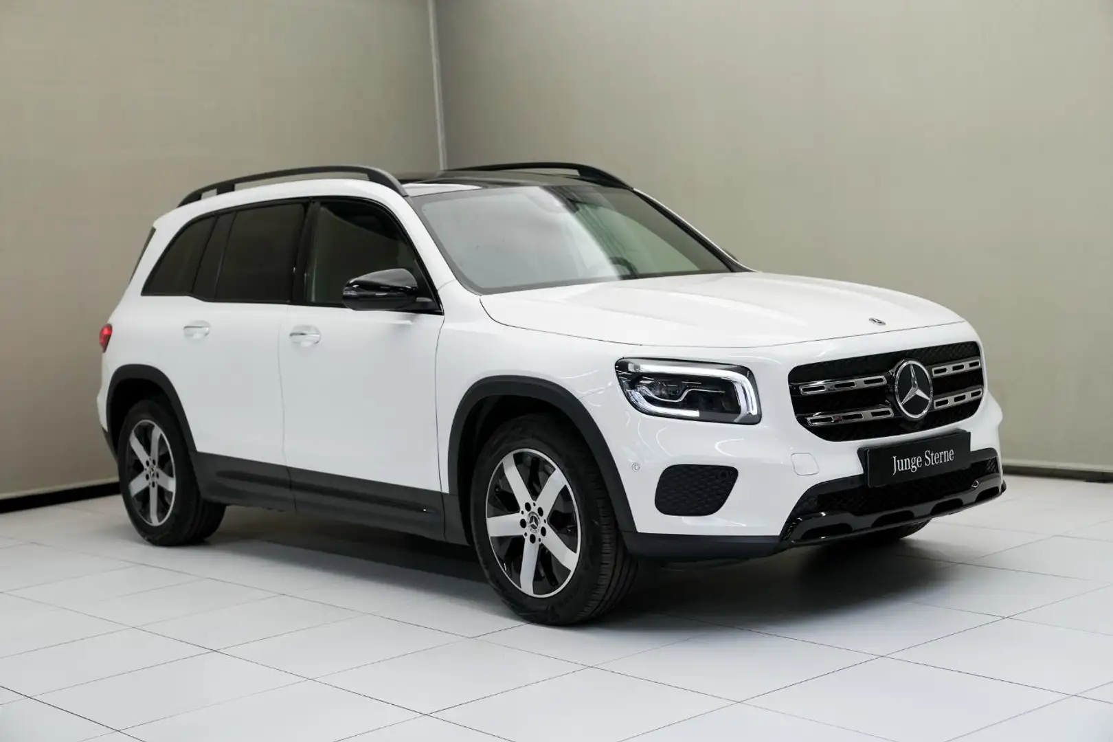 Mercedes-Benz GLB 200 d 4MATIC Night KAM SpurW ACC SpurH Pano Weiß - 2