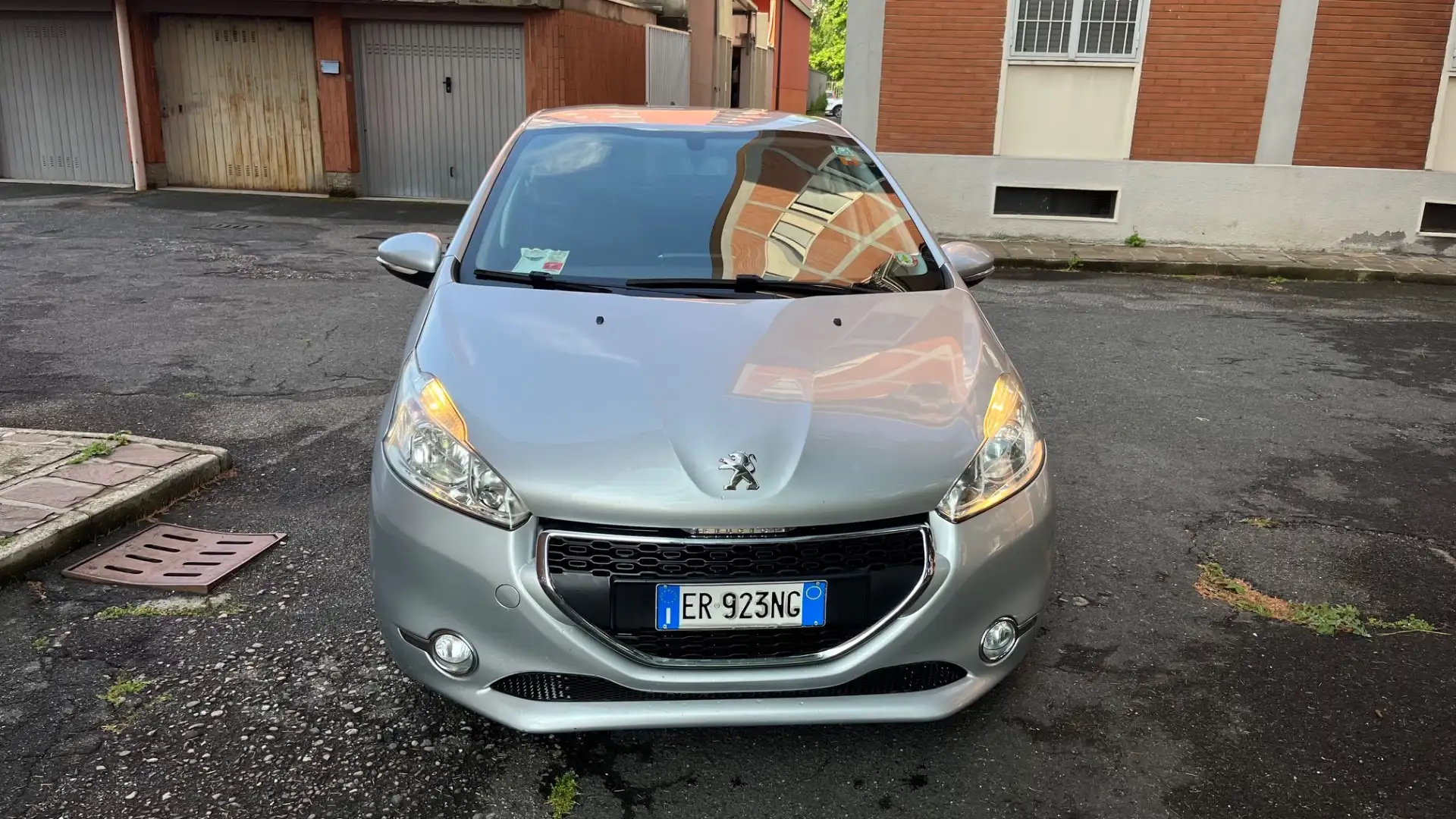 Peugeot 208 1.2 VTi 82 CV 5 porte Access Argent - 2