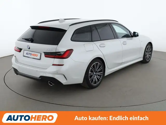 BMW 3 Series view 6