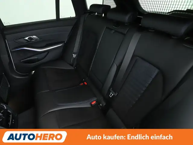 BMW 3 Series view 14