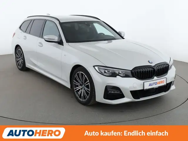 BMW 3 Series view 8