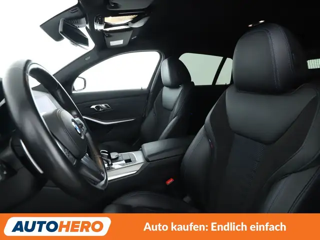 BMW 3 Series view 10