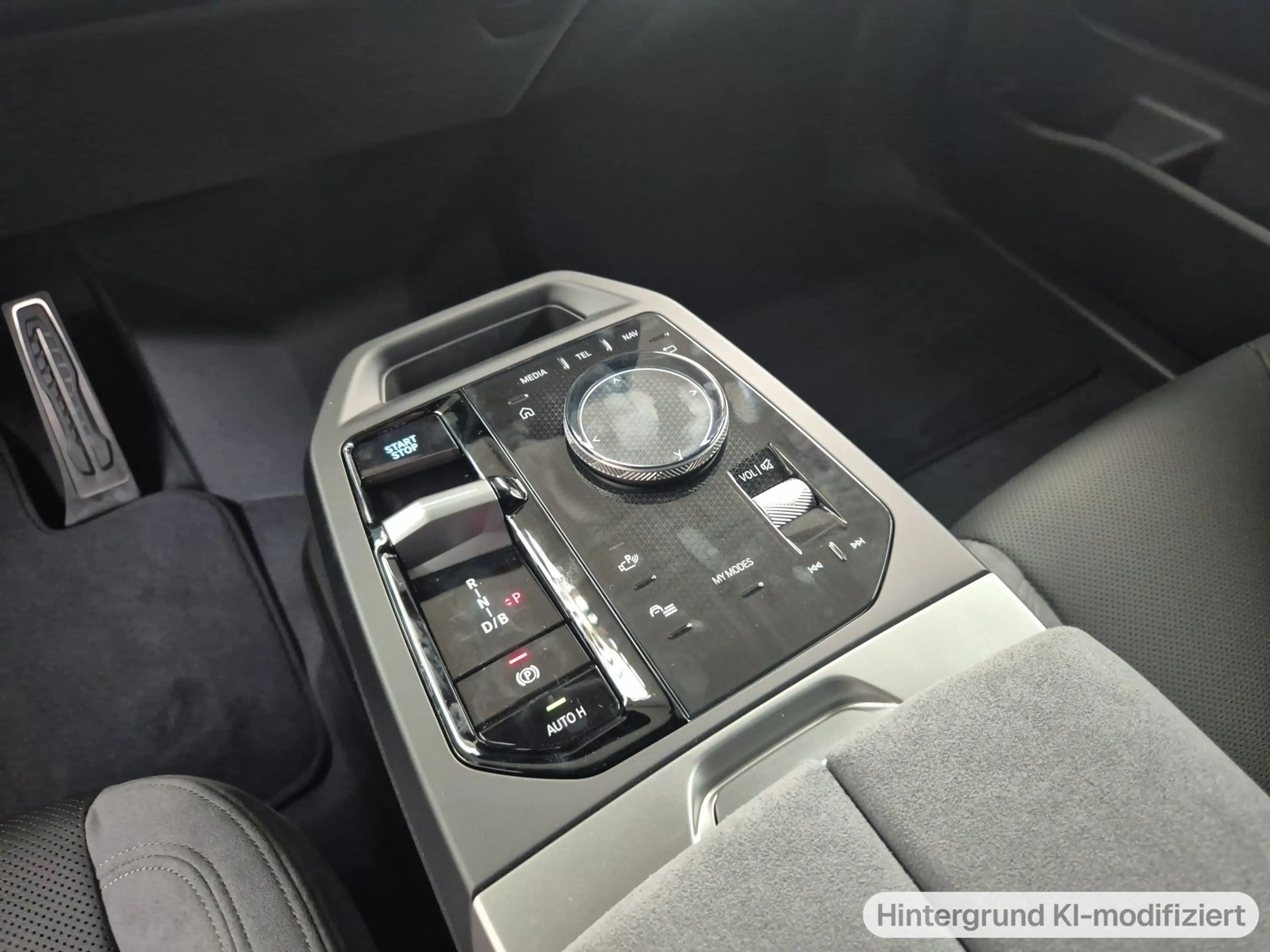 BMW iX xDrive45 M Sport|AHK|Autobahnass.|H/K|PAProf. — photo 13