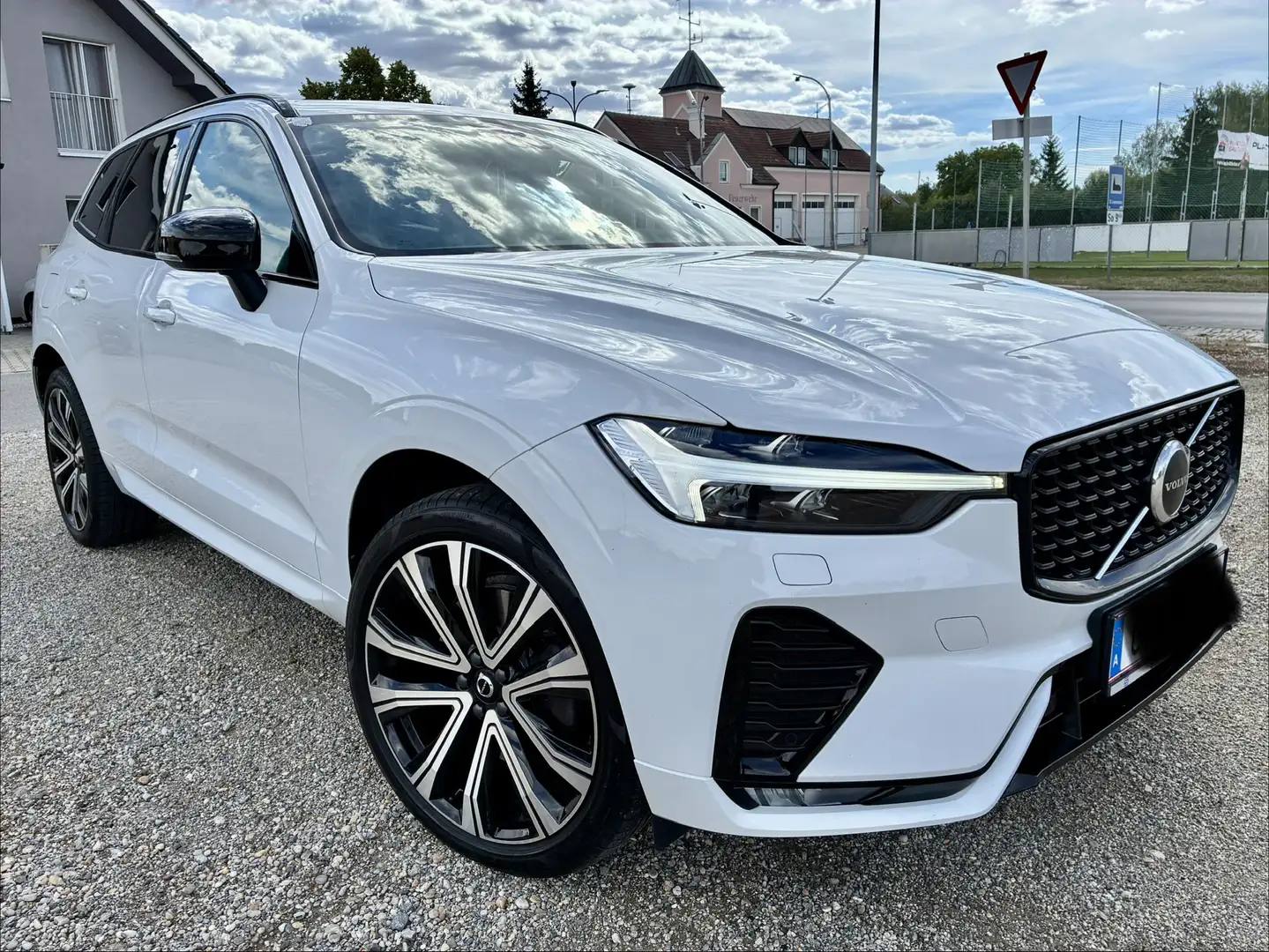 Volvo XC60 B4 R Design Geartronic - 1