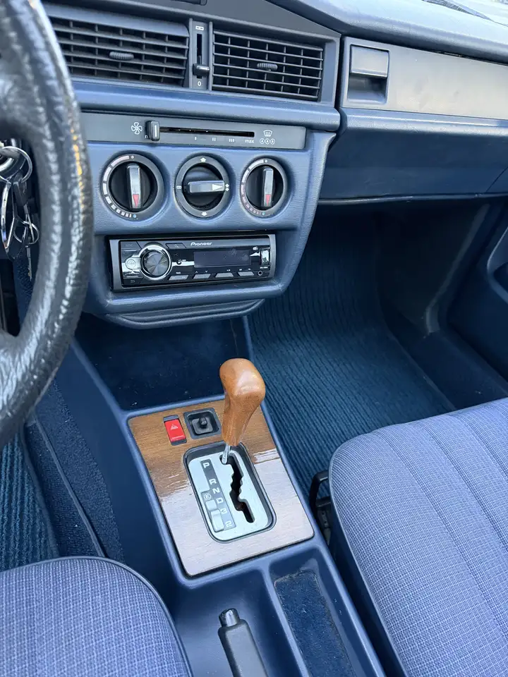 Mercedes-Benz 190E, foto 10