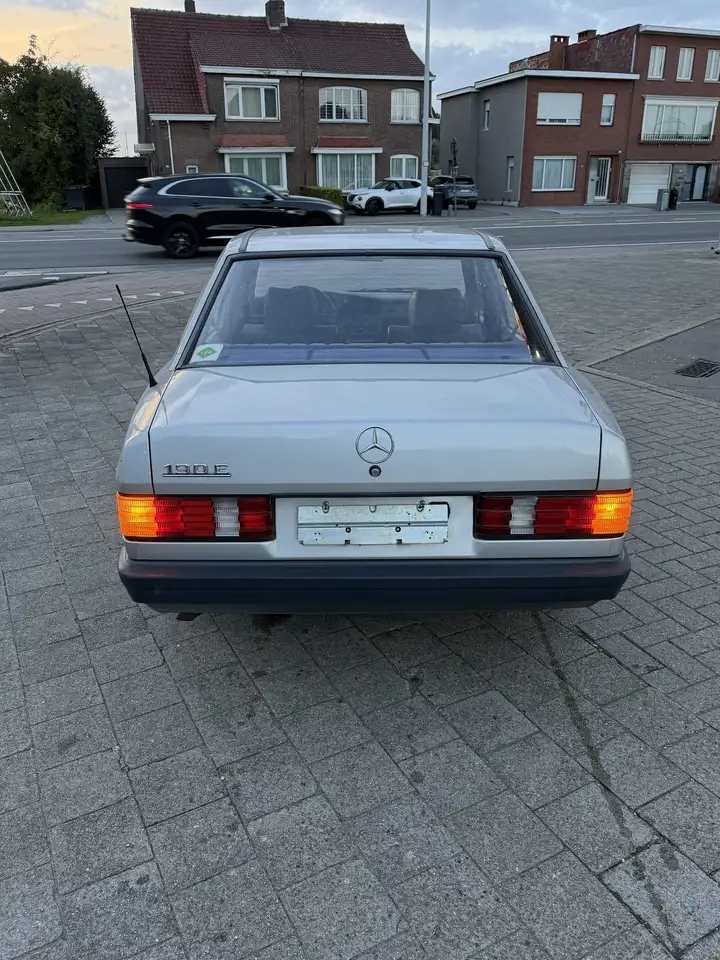 Mercedes-Benz 190E, foto 3