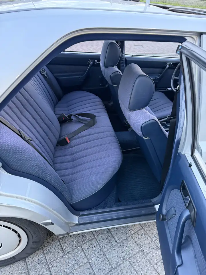 Mercedes-Benz 190E, foto 12