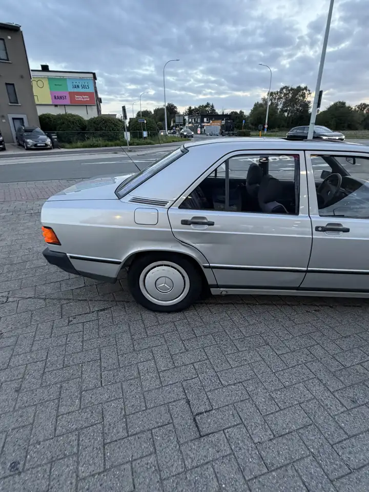 Mercedes-Benz 190E, foto 5