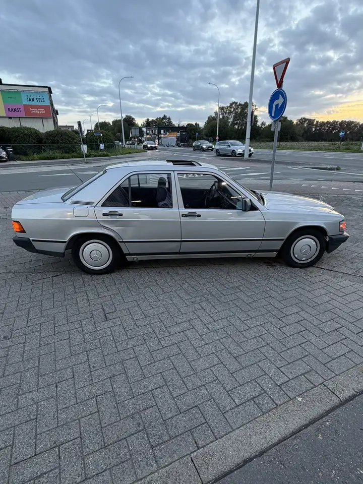 Mercedes-Benz 190E, foto 4