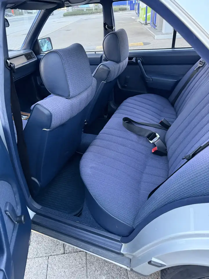 Mercedes-Benz 190E, foto 6