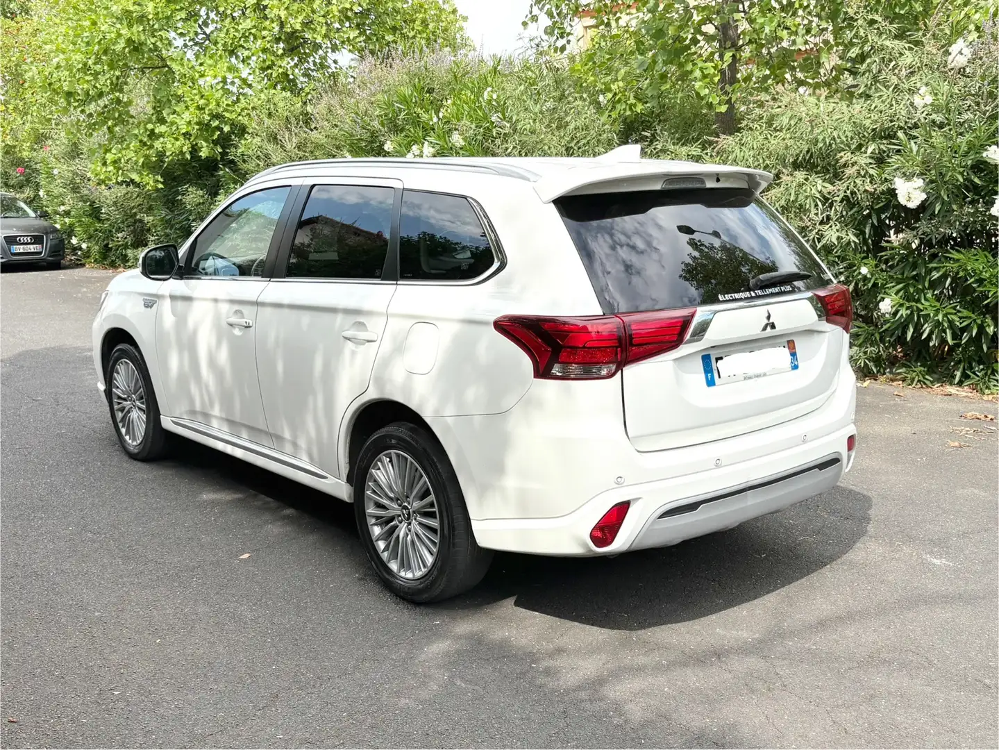 Mitsubishi Outlander 2.4l PHEV Twin Motor 4WD Instyle - 2