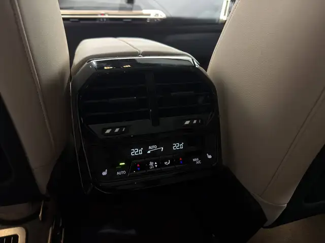 BMW Ix view 23