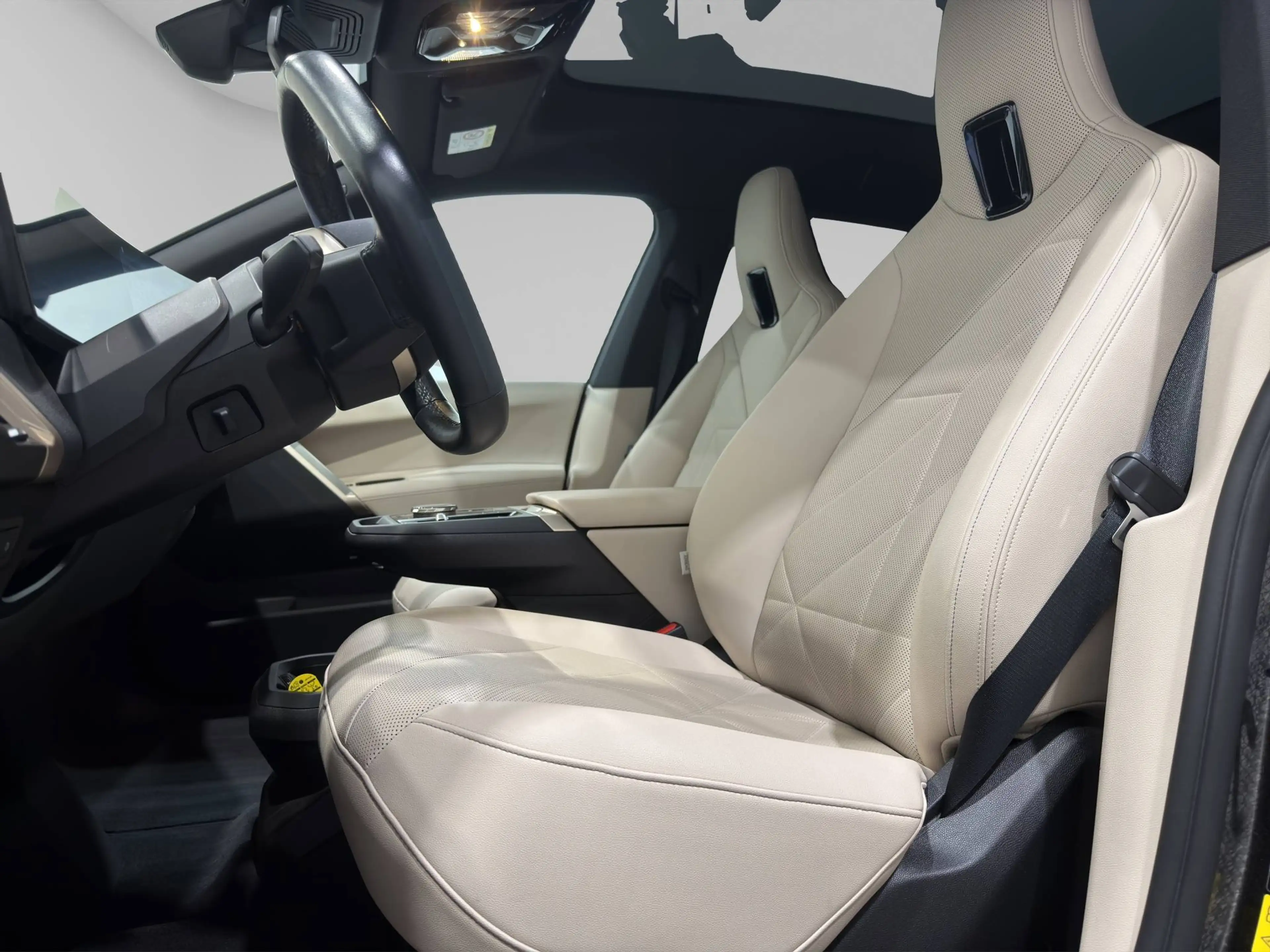 BMW iX 50 SPORT ***FRONT & REAR HEATED SEATS*ACTIVE GUARD PLUS*SOFT-CLOSE*** — photo 10