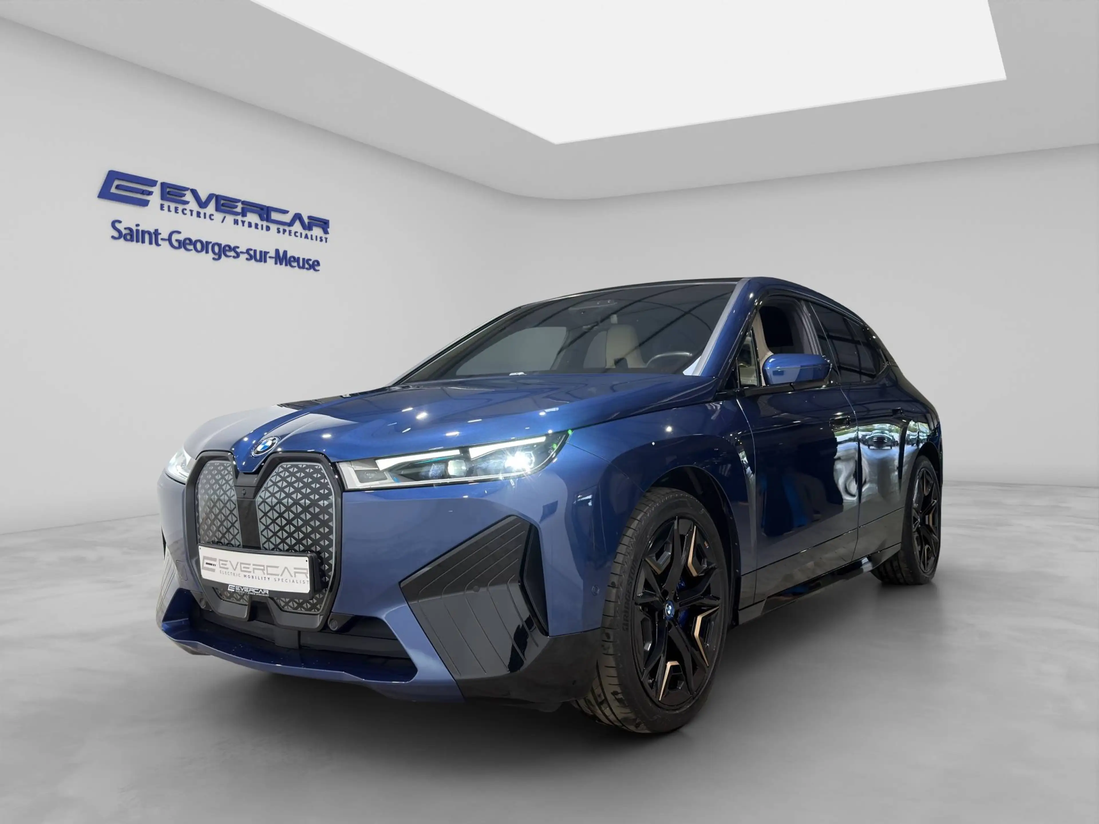 BMW iX 50 SPORT ***FRONT & REAR HEATED SEATS*ACTIVE GUARD PLUS*SOFT-CLOSE***